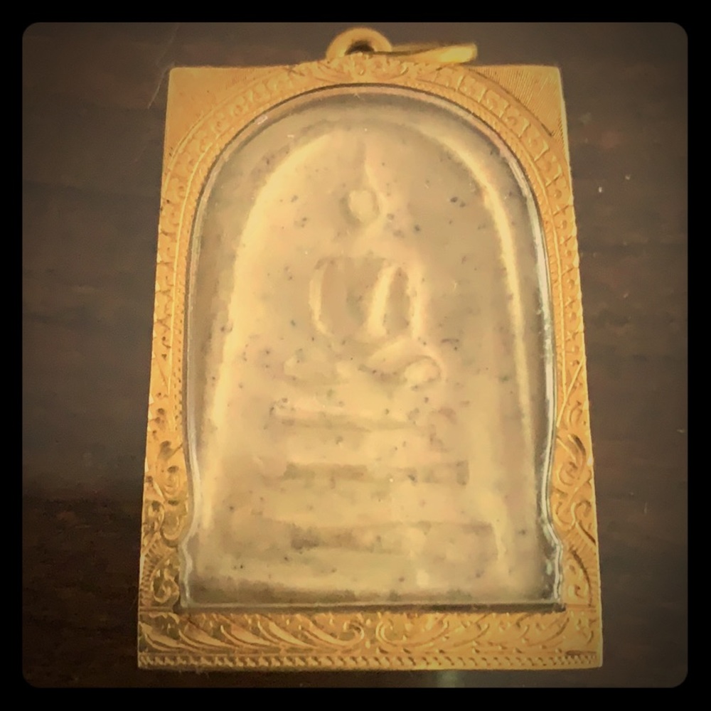 Pendant- containing the ashes of a Buddha’s monk
